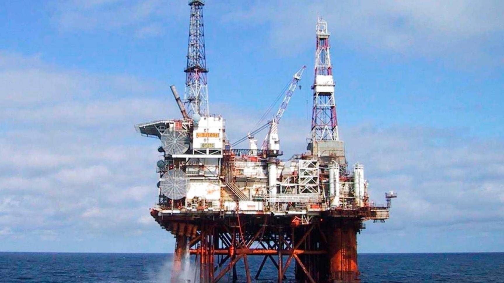 Seminarteilnehmer bei der Analyse von Offshore-Daten
